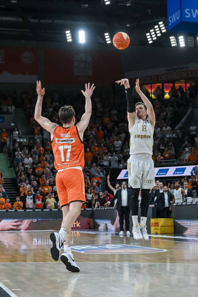 短暂的缺席 短暂的缺席