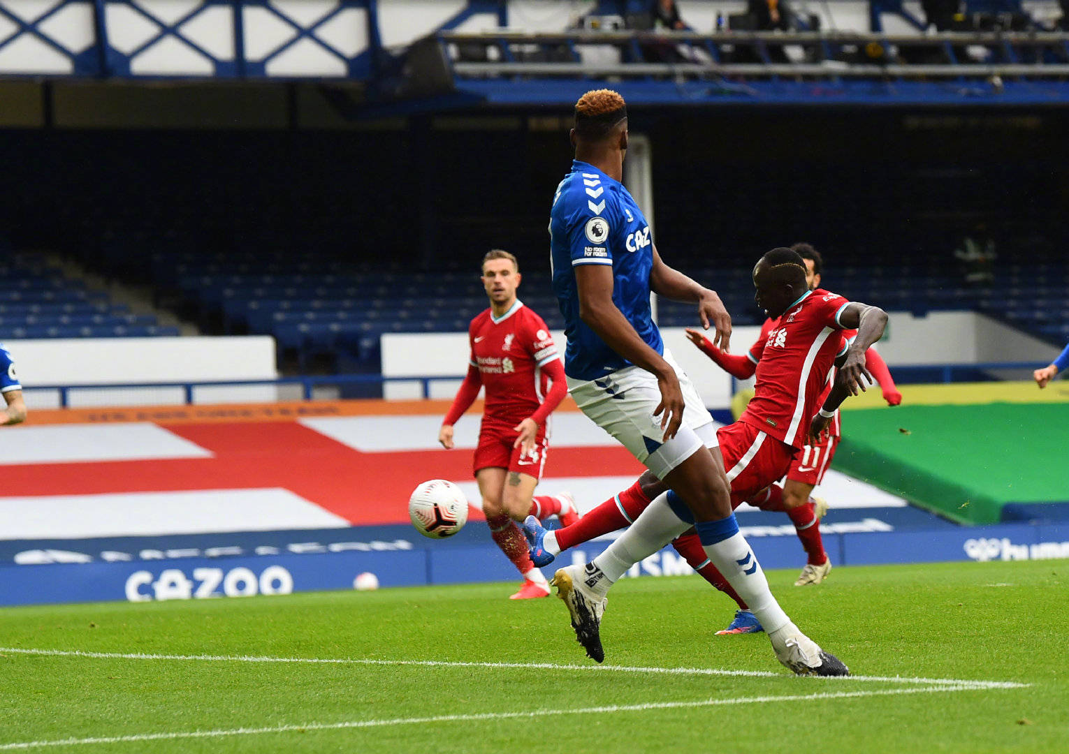 篮球赛场上 篮球赛场上