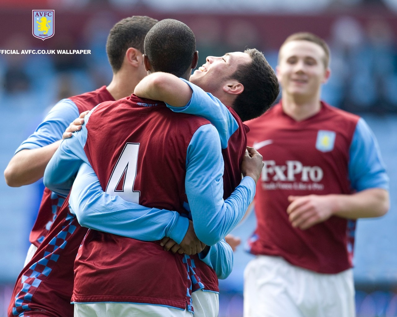 虽然他依然 虽然他依然